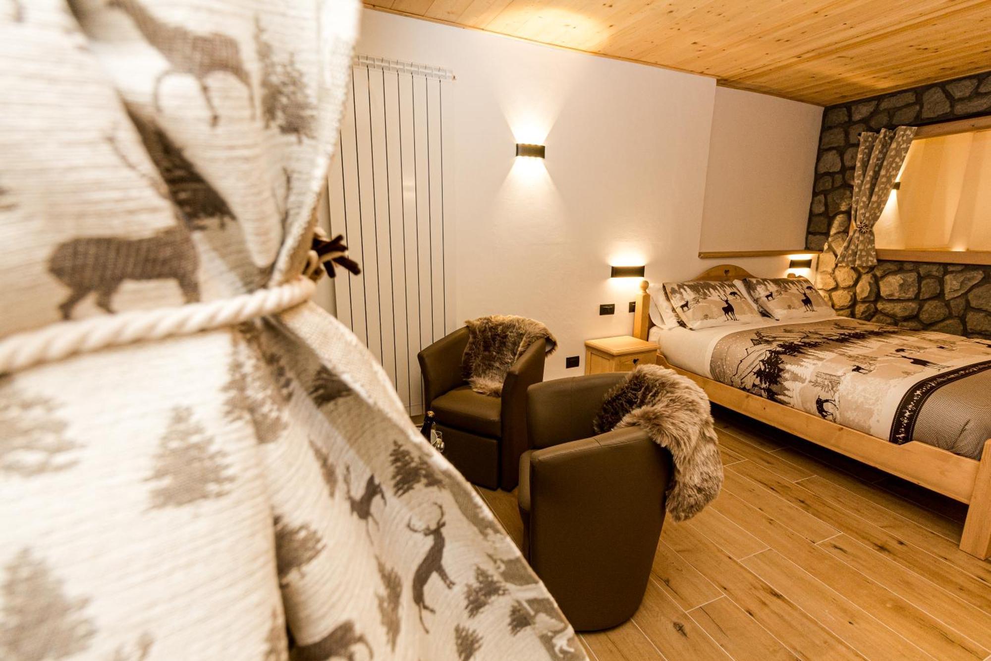 Hotel Al Foiron Claviere Eksteriør billede
